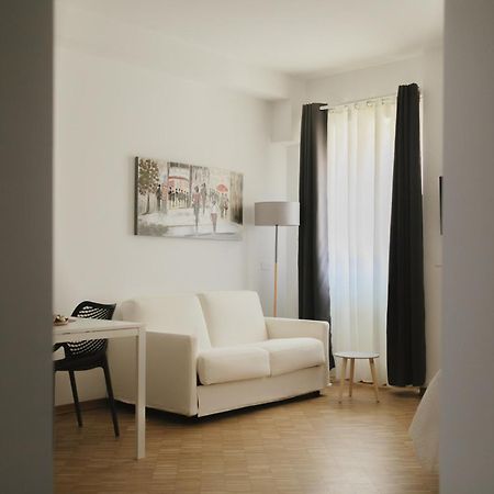 Residence Degli Aranci - Caseta Ancona Bagian luar foto